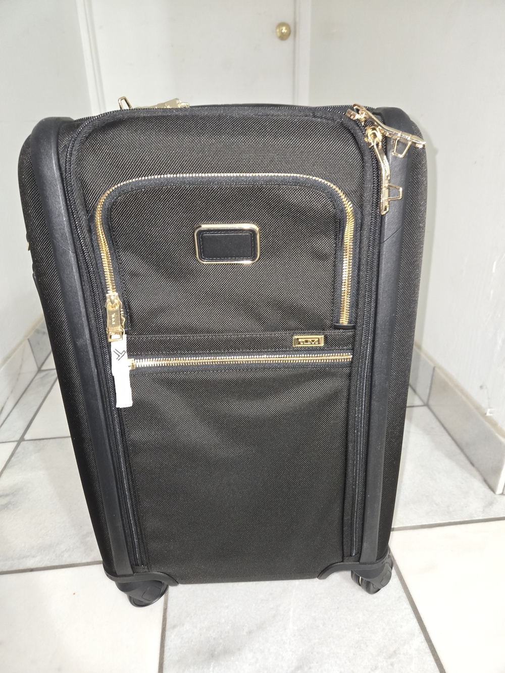 New Tumi Alpha 3 International Carry-on Bag
